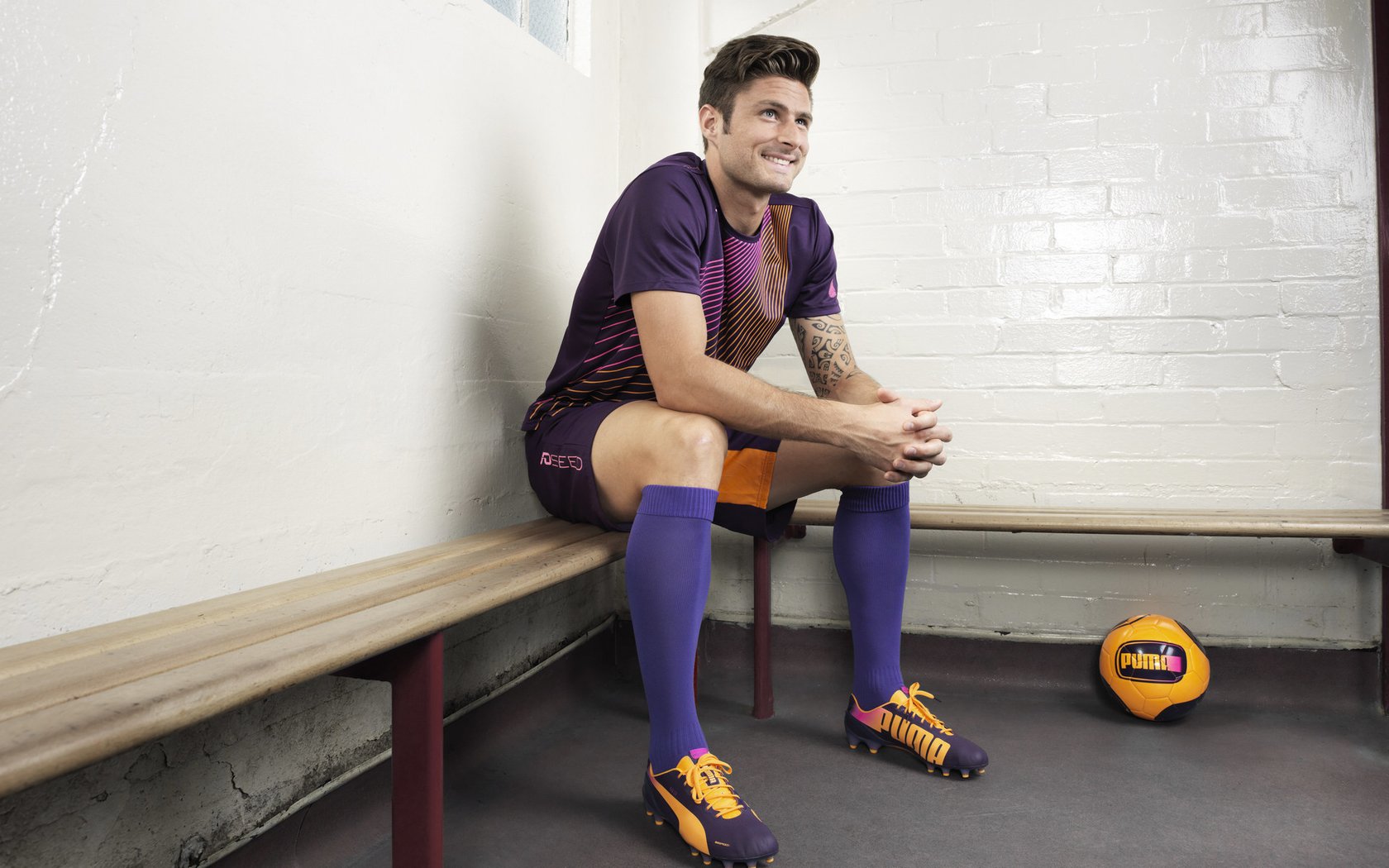 开云 官网 入口-世界杯极限战：攻防战术中的经典瞬间，超级世界杯